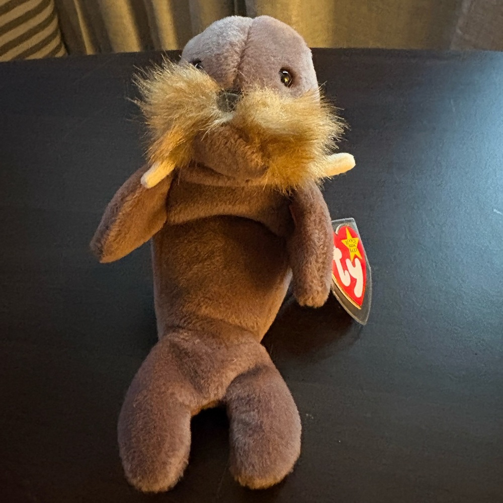 Jolly the Walrus Vintage Ty Beanie Babies